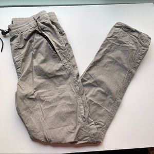 Label - Aeropostale   Style - Mens Active Stretch Jogger Gray